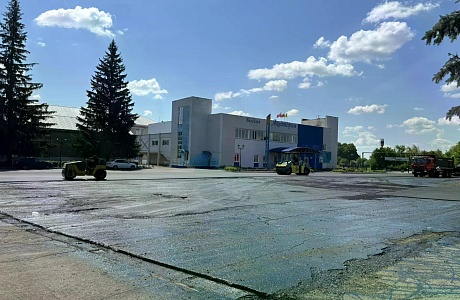В Лопатино благоустраивают территорию у бассейна «Акватория»